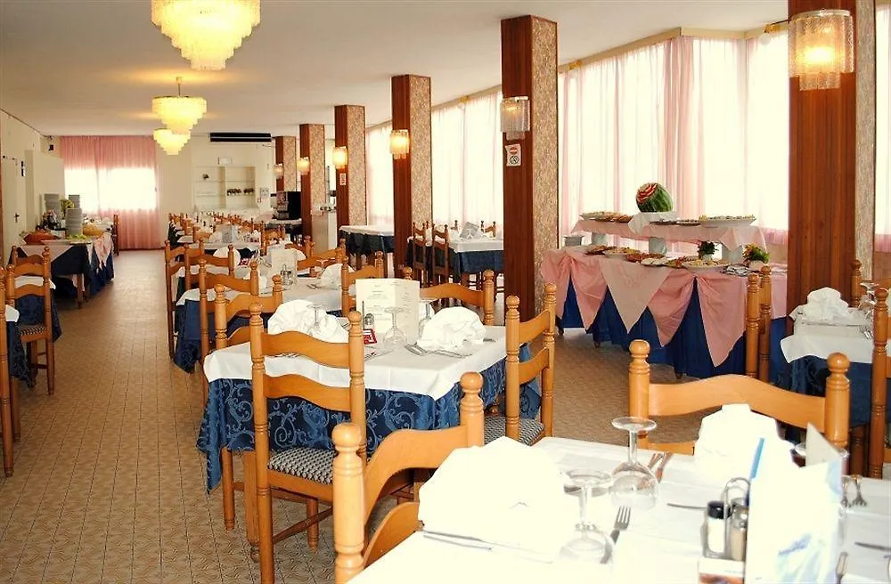 Hotel Marina Beach - Azzurro Club 라벤나