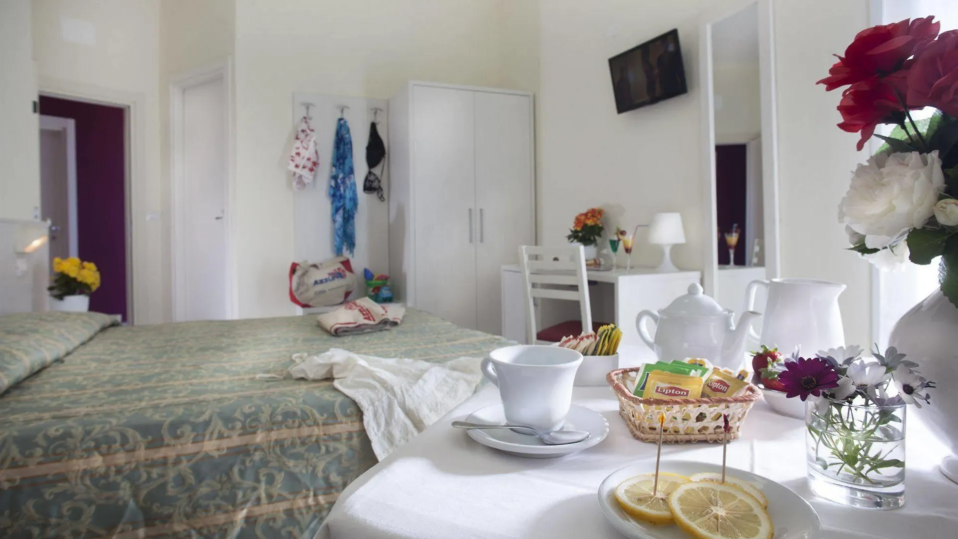 Hotel Marina Beach - Azzurro Club Ravenna 3*,  Italia